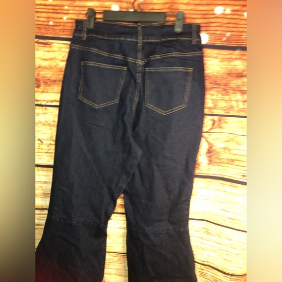 Ruffle Slit Hem Jeans - Picture 12 of 16